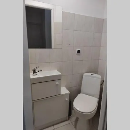 Dla Dwojga W Zacisznej Czesci Sopotu Z Lazienka Wspolna Dla Dwoch Pokoi ラグジュアリーテント ソポト